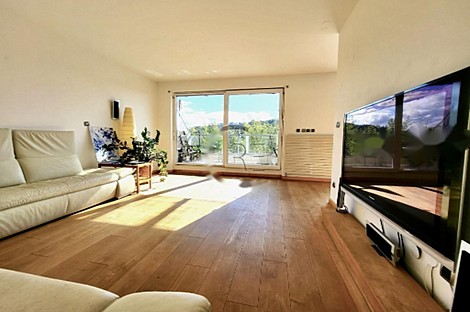 Квартира с четырьмя комнатами в центре: 4