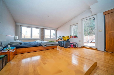 Квартира с тремя комнатами в центре города: 9