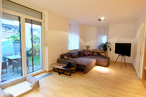 Дом в центре с 2,5 комнатной квартирой: 3