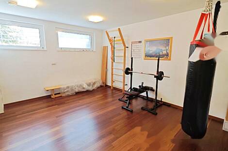 Любляна Бежиград, дом: 27