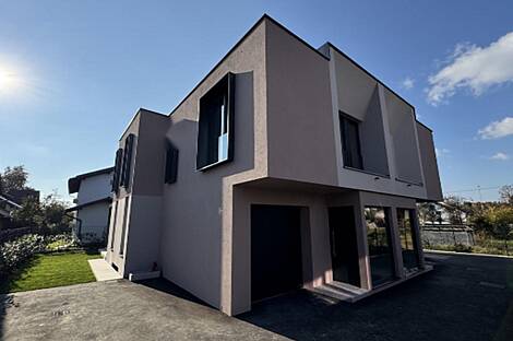 Дом на два этажа в районе Новый Рудник: 1