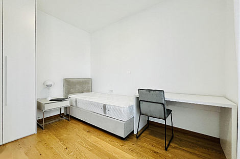 Трёхкомнатная квартира, расположена в центре: 10