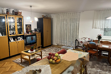 Квартира с тремя комнатами в районе Шишка: 1