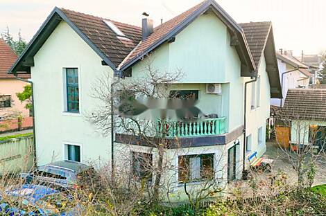 Жилище, Любляна Моше: 12