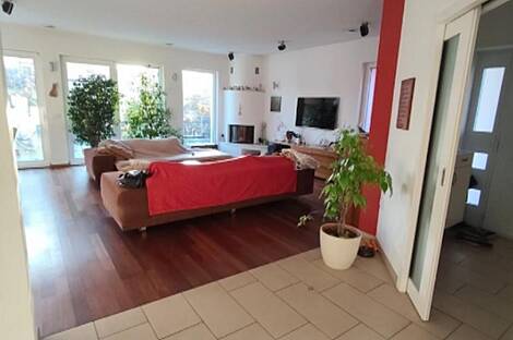 Жилище расположено за гостиницей Австрия Тренд: 7