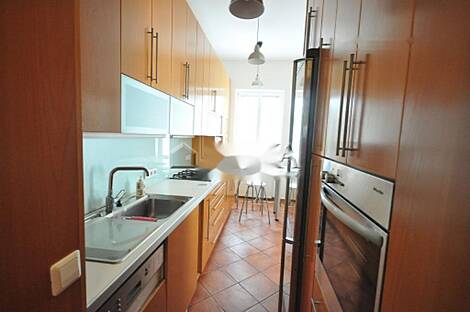 Дом с четырьмя комнатами в центральной части города.: 4