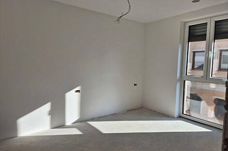 Квартира с тремя комнатами Поле: 1