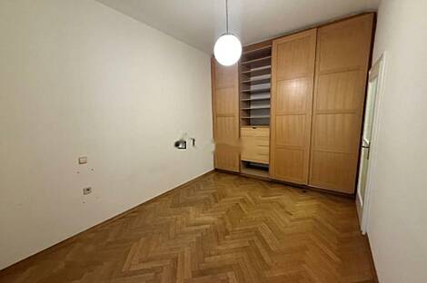 Трехкомнатная квартира в центре: 10