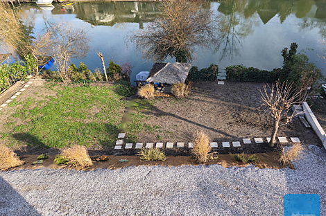 Дом в Новом Трново, стоящий у воды: 11