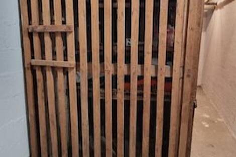 Квартира с тремя комнатами в центральной части города: 2