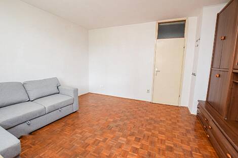 Жилье на площади Братовшева: 3