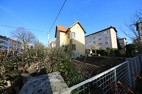 Здание на Обирской улице: 1