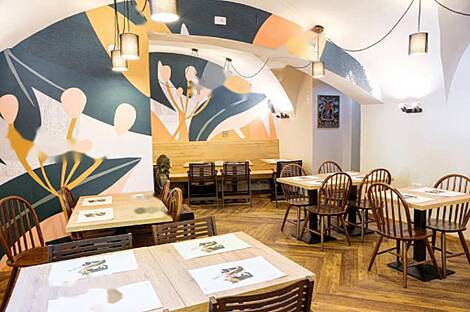 Торговая площадь в центральной части города: 4