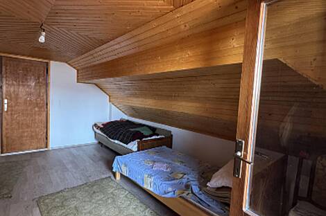 Дом на Врховска Вас: 9