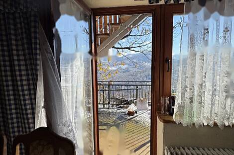 Дом на Врховска Вас: 10