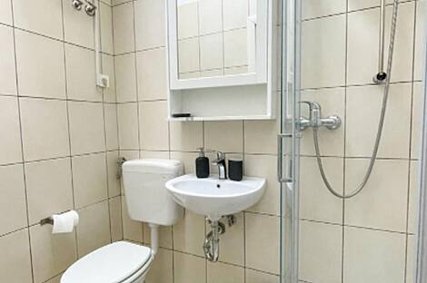 Квартира в доме из трех комнат, известная как Шишка: 7