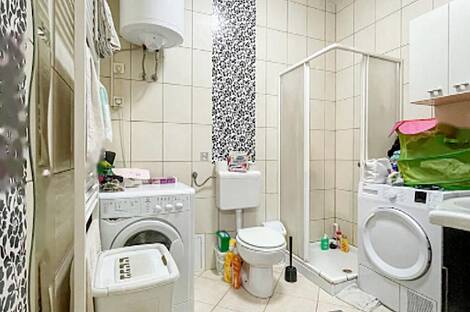 Квартира в доме из трех комнат, известная как Шишка: 13