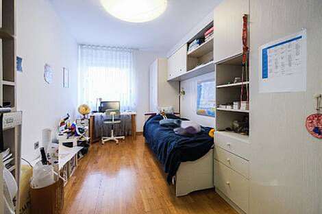 Квартира с четырьмя комнатами: 17