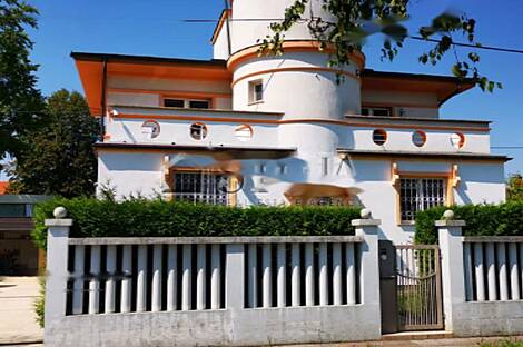 Дом в Любляне, район Бежиград, в окрестностях.: 1