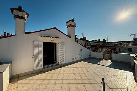 Квартира с пятью или более комнатами, расположенная в Копере, на Гортановом тргу.: 20