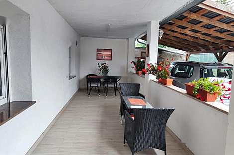 Квартира с тремя комнатами расположена в Бертоках.: 15