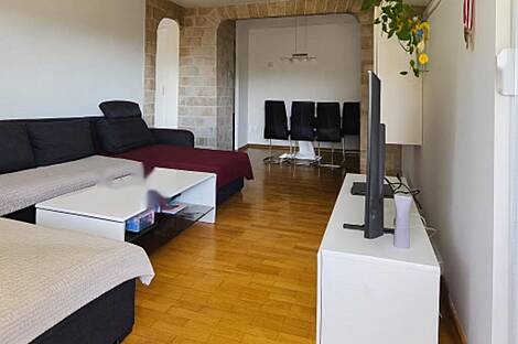 В Лукце предлагается 4-комнатная квартира.: 2