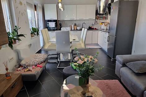 Квартира с двумя комнатами в Изола: 3