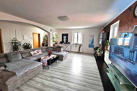 Дом с пятью или более комнатами: 1