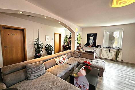 Дом с пятью или более комнатами: 3