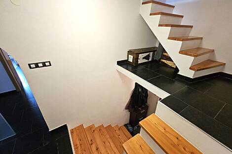 Дом с пятью или более комнатами: 15