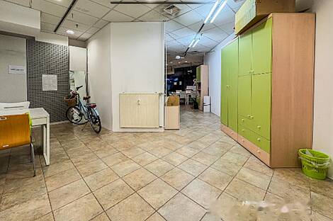 Торговая площадь в центре: 13