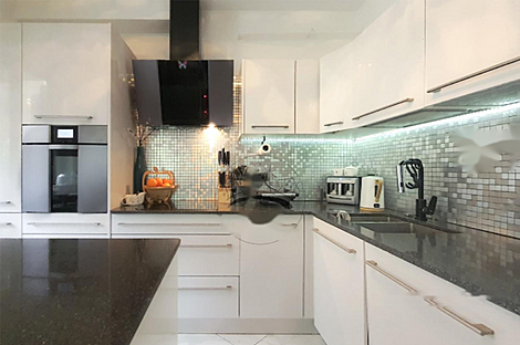 Четырехкомнатные апартаменты с морским видом: 4