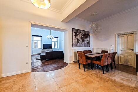 Трехкомнатная квартира в центре города Ново Любляна.: 3