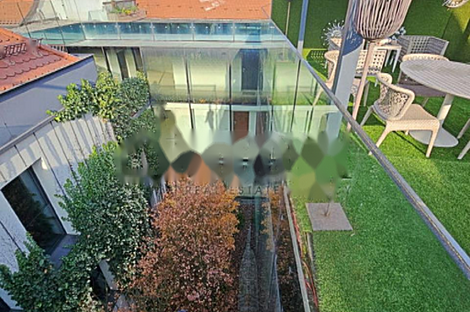 Квартира в центре с более чем 5 комнатами: 5