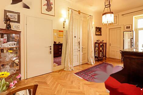 Дом, состоящий из трех комнат, располагается в центре.: 2