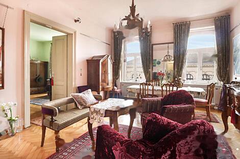 Дом, состоящий из трех комнат, располагается в центре.: 5