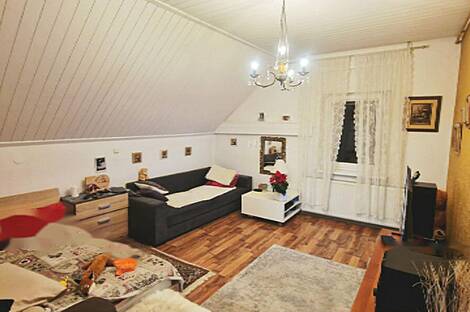 3-комнатная квартира в Новом Л. в центре: 2