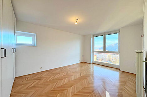 Трехкомнатная квартира в центральной части города: 1