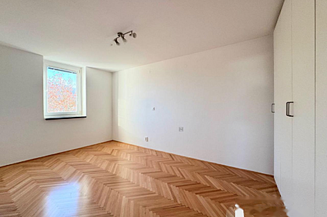 Трехкомнатная квартира в центральной части города: 4