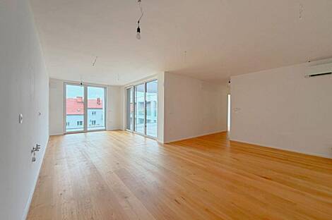 Квартира с тремя комнатами, Бежиград: 1