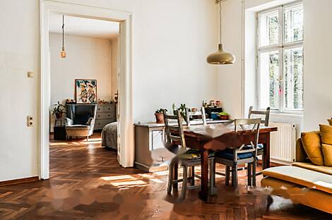 Квартира с тремя комнатами в центральной части города: 1