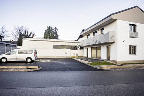 Дом с более чем 5 комнатами в Новых Вижмаре: 21