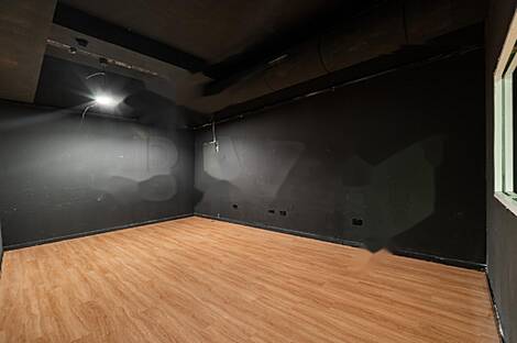 Центральное коммерческое помещение: 4