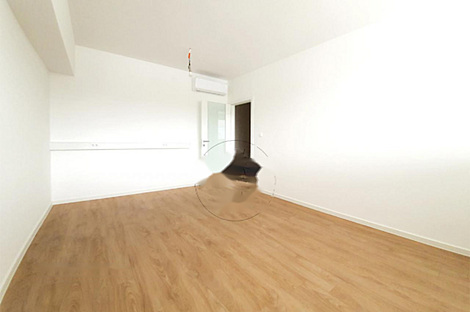 Коммерческое здание Вич: 2