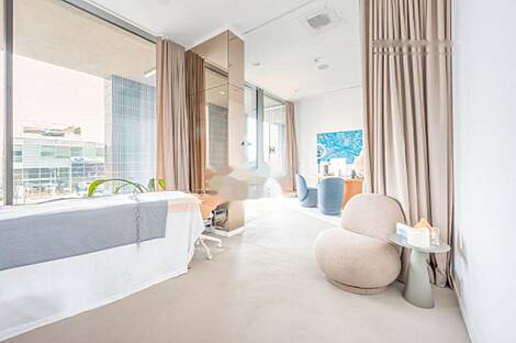 Центральное коммерческое здание: 8