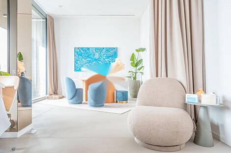 Центральное коммерческое здание: 10