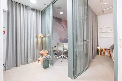 Центральное коммерческое здание: 12