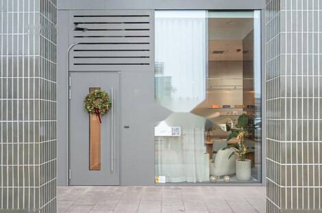 Центральное коммерческое здание: 18