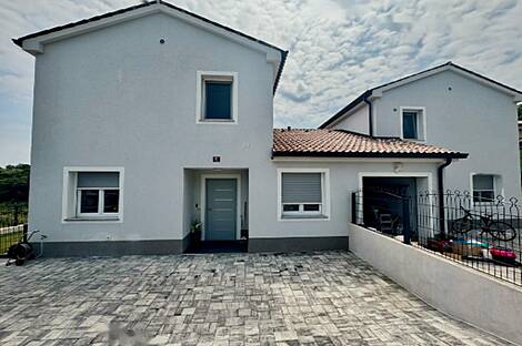 Здание-близнец Гриньян.: 1