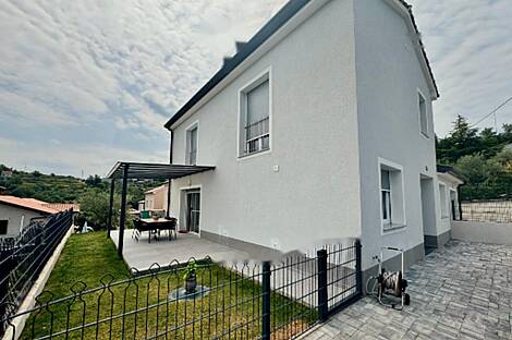 Здание-близнец Гриньян.: 23